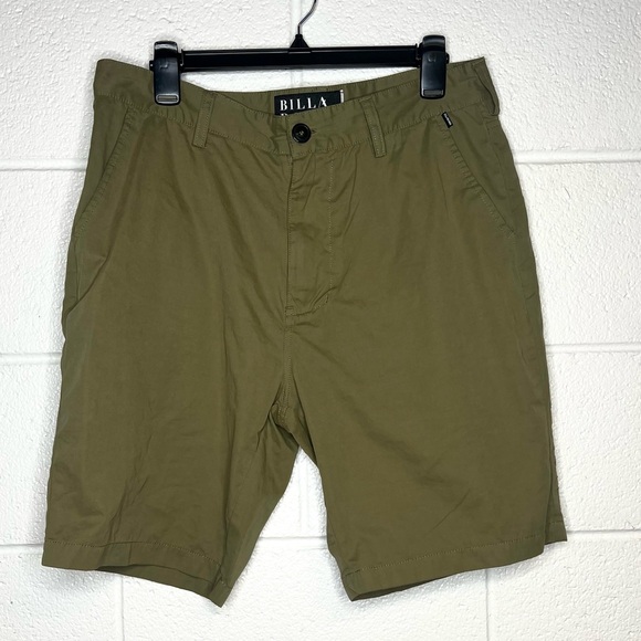 < Billabong Green Men’s Shorts Lightweight & Casual > - Picture 2 of 3